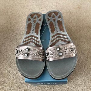 Nine West - Women's Slip On/Glide Sandals - Silver -Size 9.5M - New in box